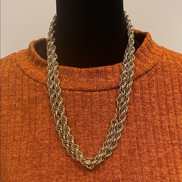 Jewelry - Thick long gold chain necklace